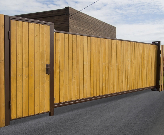 Деревянные ворота в Афипском