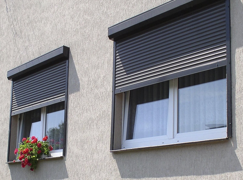 На окна в Афипском